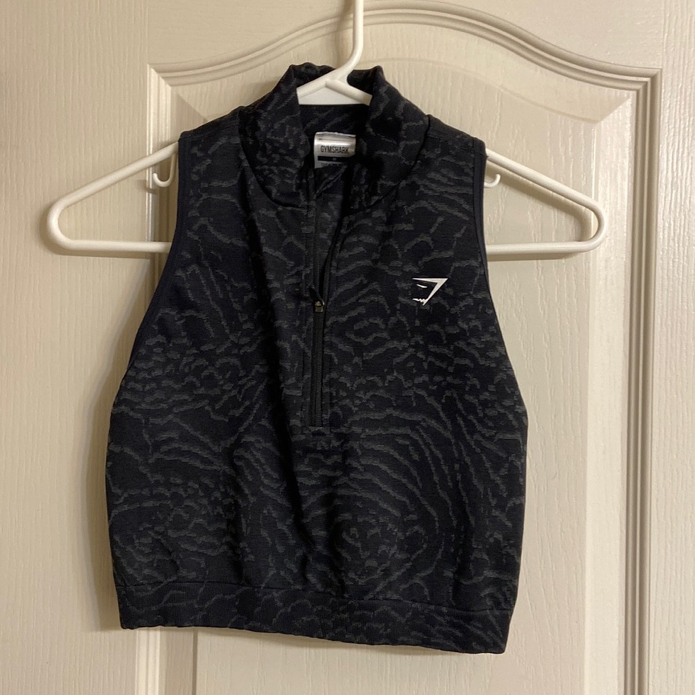 Size M Gymshark cropped training top